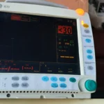 Монитор пациента GE B30, общий вид корпуса, дисплея и панели управления