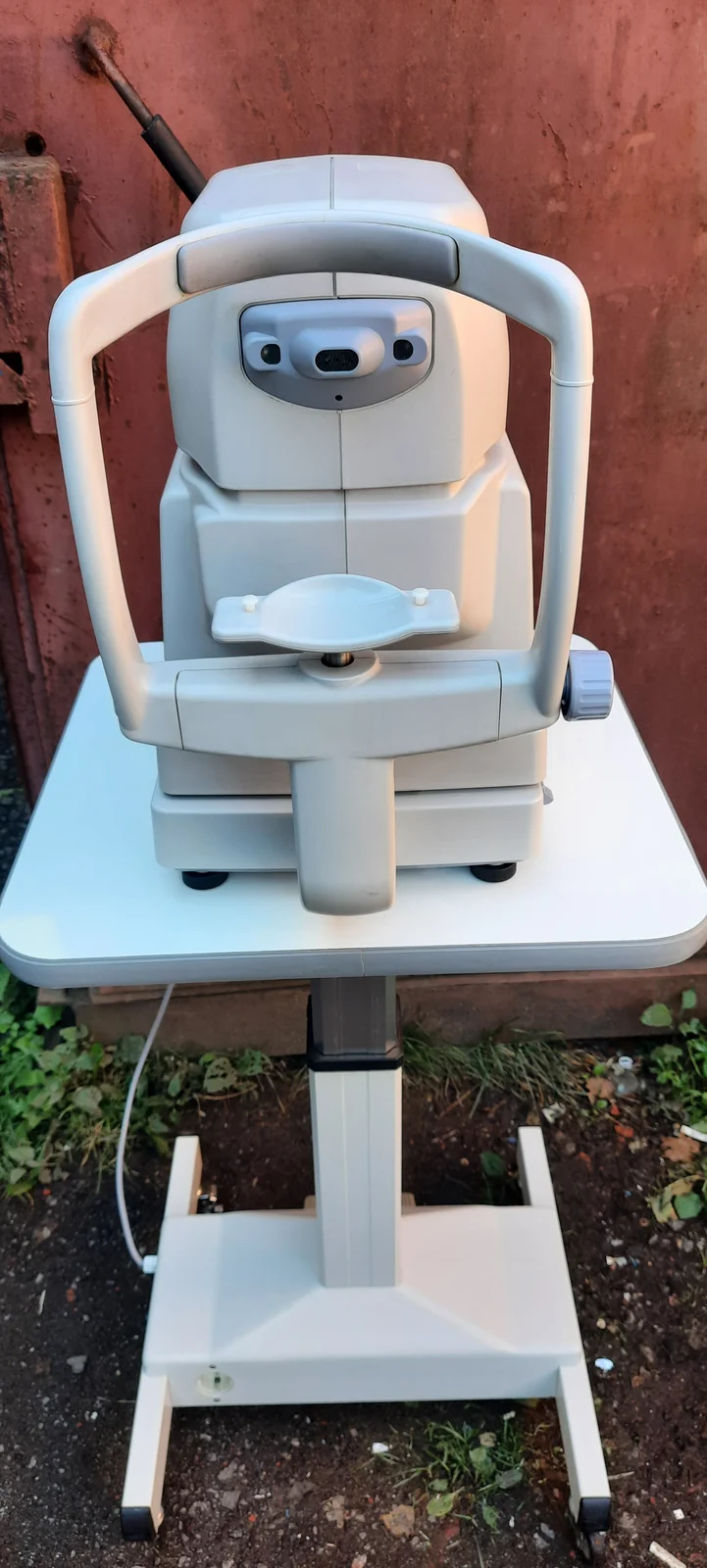 topcon-ct-80a-01-main-front Тонометр TOPCON CT-80A со столиком AT-30, общий вид спереди